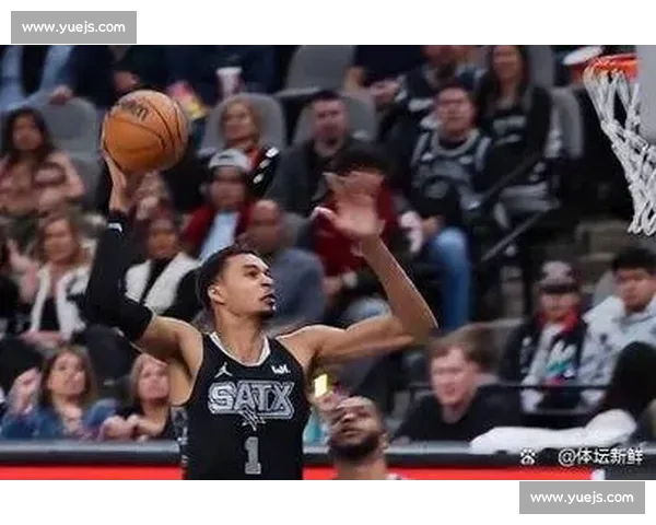 以进攻为王的现代足球战术演进与球队制胜之道解析与锋线效率提升路径研究